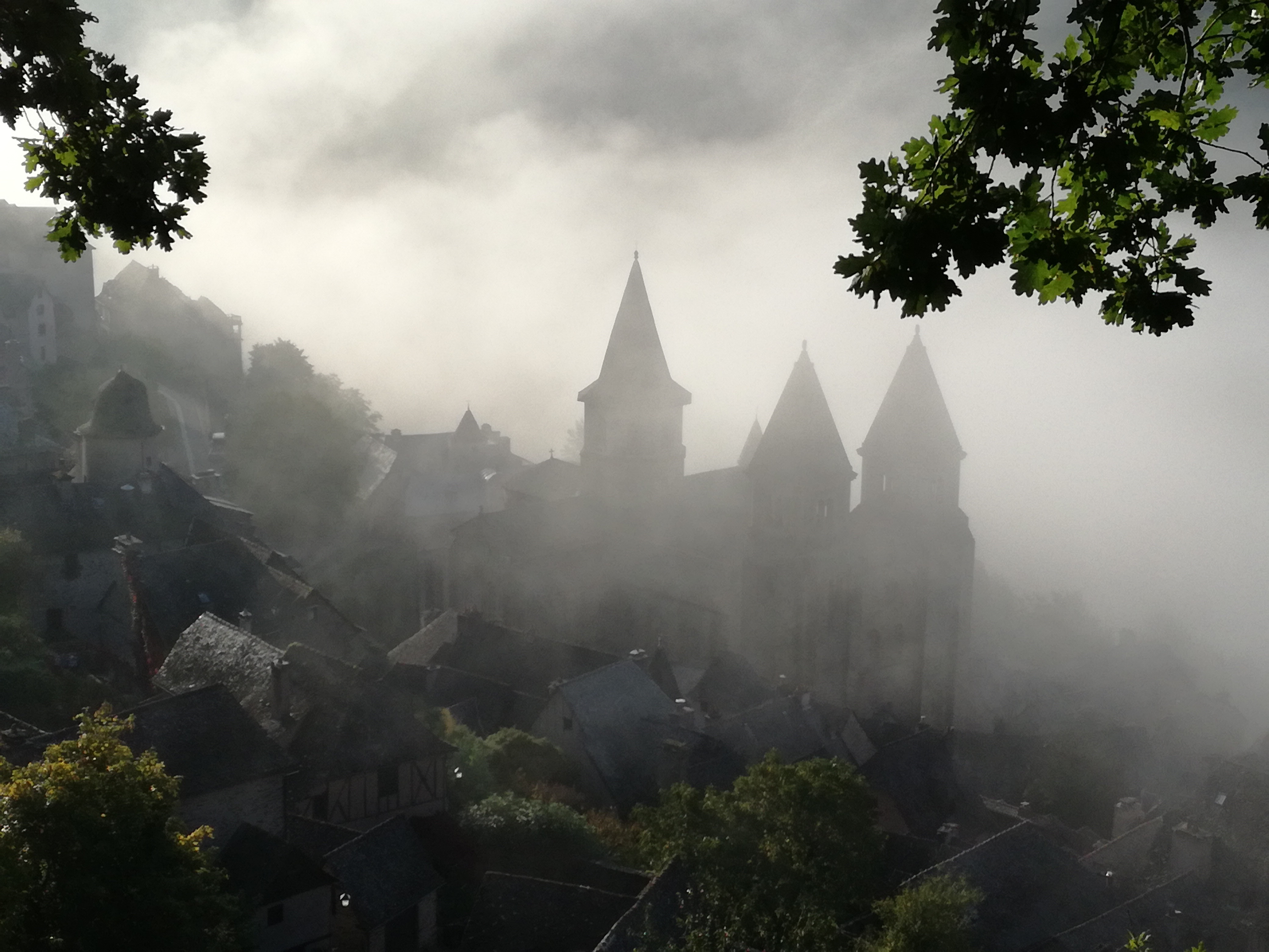 Conques. Amanecer